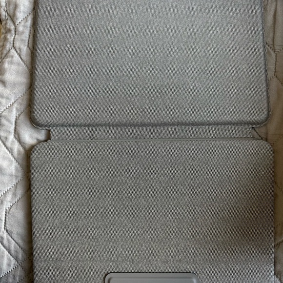 Logitech - Folio Touch Keyboard Folio (like new) - Picture 2 of 4